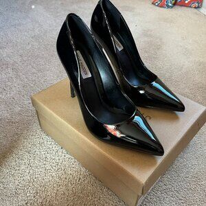 Daisie Pumps - Black Patent Leather - Steve Madden size 8